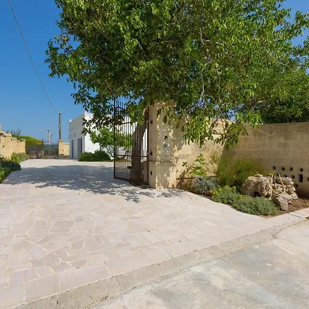 Albarosa By Perle Di Puglia